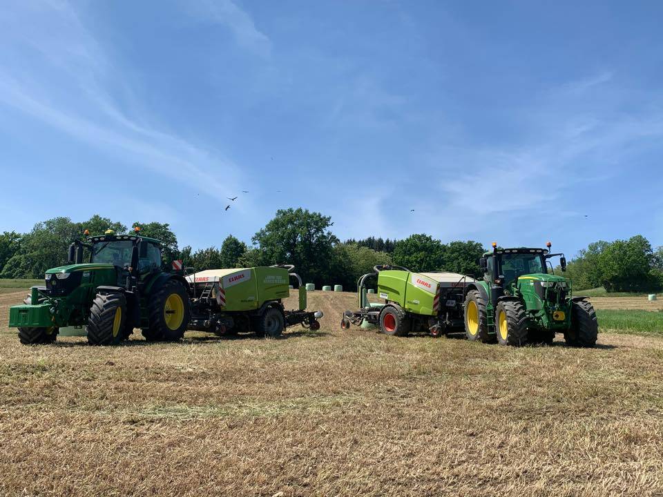 Travaux agricoles à Villaz